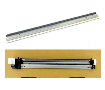 Transfer Belt Cleaner and Transfer Belt Cleaning Blade